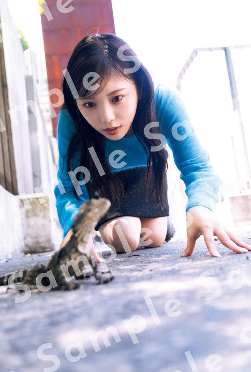 乃木坂46与田祐希3rd写真集特典のポスター＆ポストカードのカット