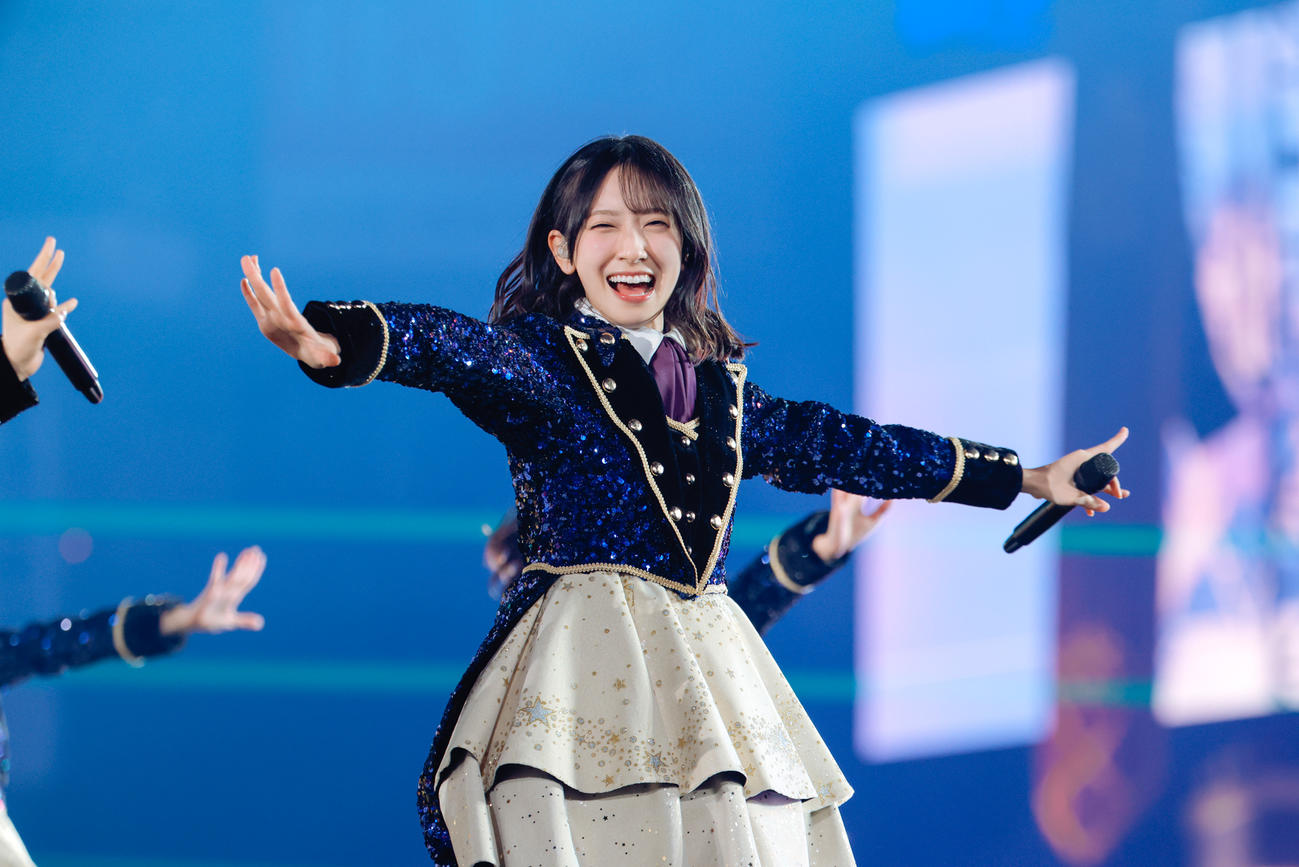 全国ツアー東京ドーム公演でパフォーマンスする日向坂46金村美玖（上山陽介氏撮影）