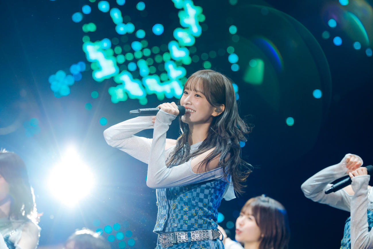 全国ツアー東京ドーム公演でパフォーマンスする日向坂46佐々木久美（上山陽介氏撮影）