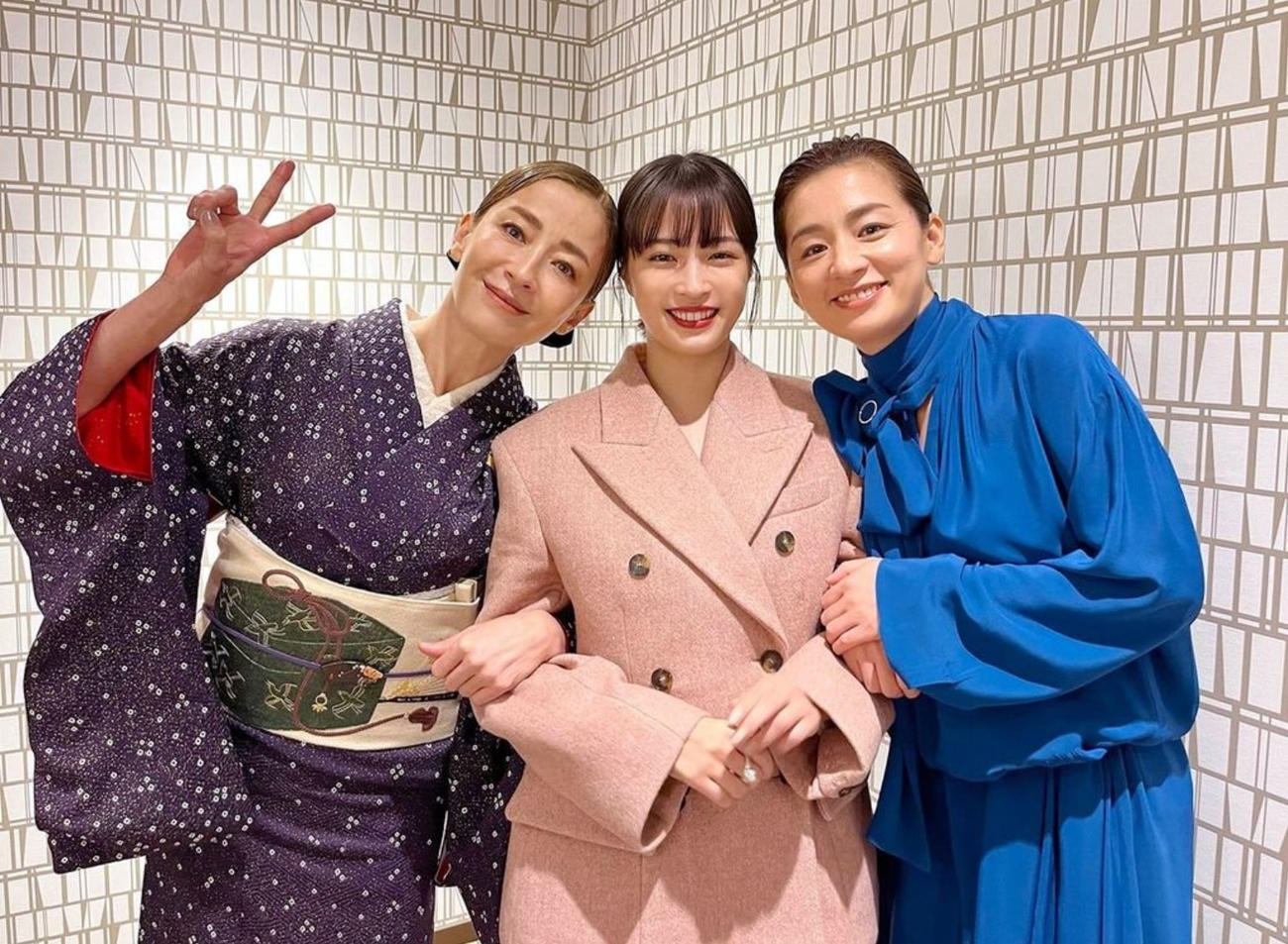 「広瀬すずのよはくじかん」公式Ｘから