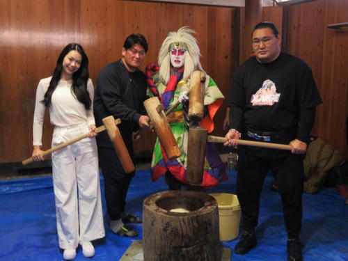 氏神一番、立浪部屋の餅つきで豊昇龍の横綱昇進に太鼓判「拙者は江戸時代から相撲を見ている」