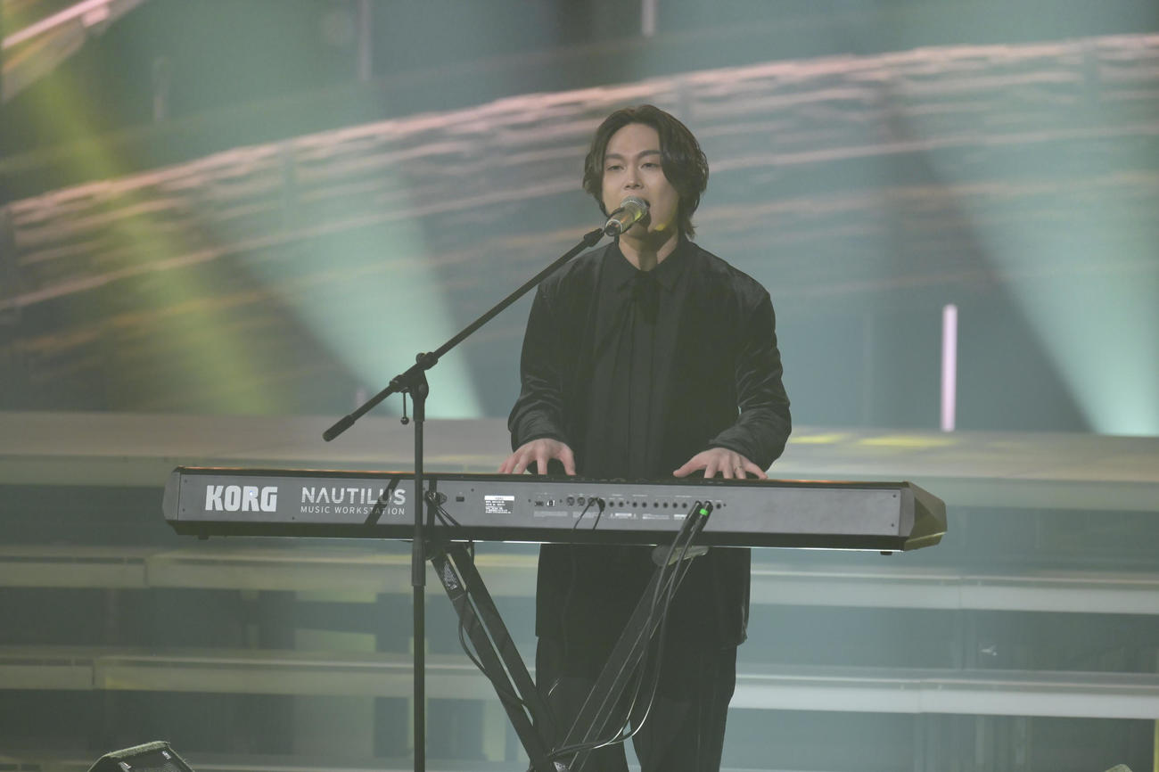 リハーサルに臨むOmoinotakeの藤井怜央