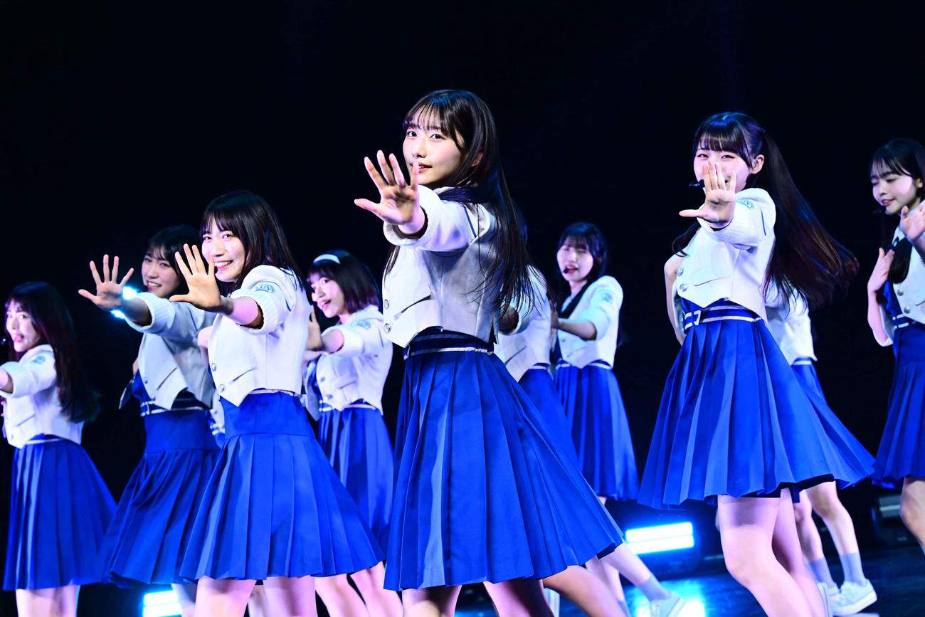 生配信ライブ「僕が見たかった青空ワンマンライブ　～2024青春納め～　2024ラストライブ」でパフォーマンスする僕が見たかった青空