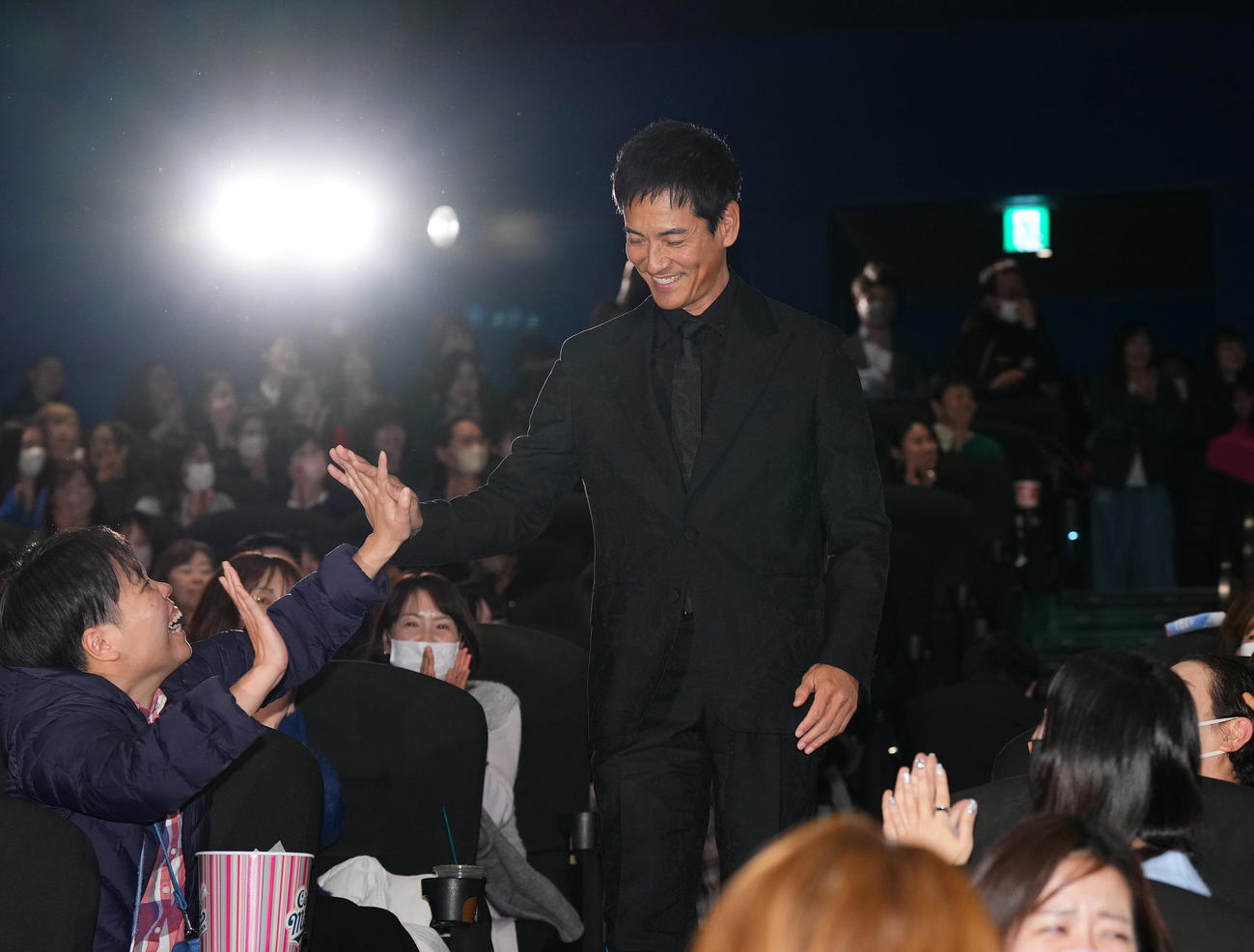 映画「グランメゾン・パリ」の初日舞台あいさつで登壇する沢村一樹（撮影・菅敏）