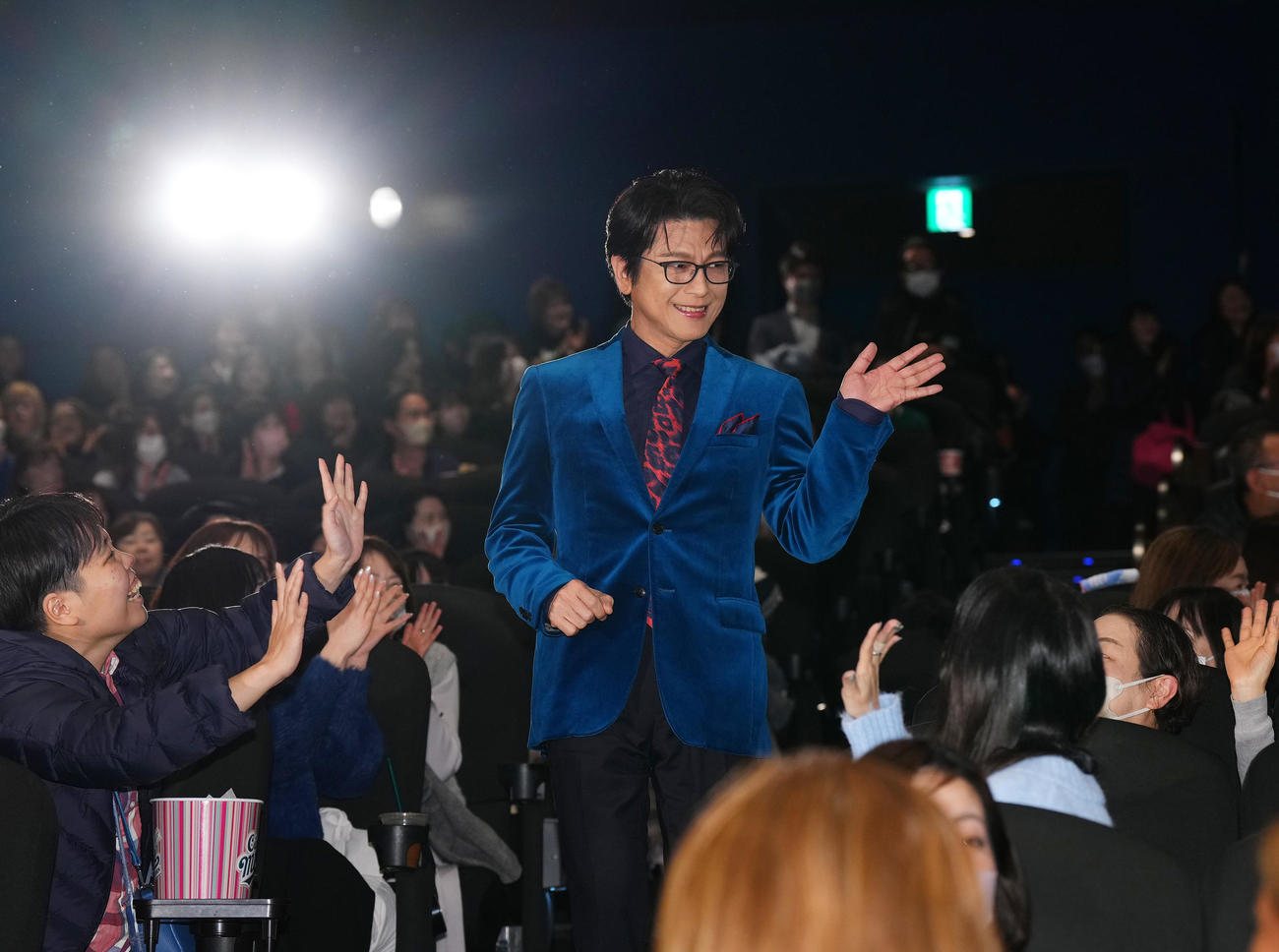 映画「グランメゾン・パリ」の初日舞台あいさつで登壇する及川光博（撮影・菅敏）