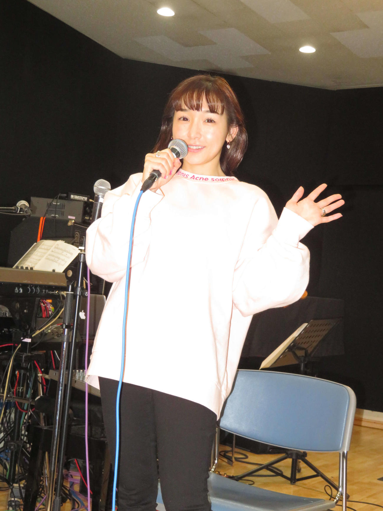 クリスマスディナーライブのリハーサルに臨む加護亜依（2018年12月撮影）
