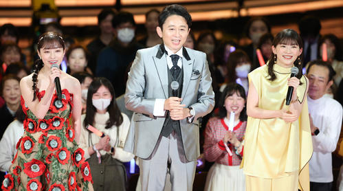 紅白歌合戦】橋本環奈のドレスがすごい!「ミャクミャク？」「なんか