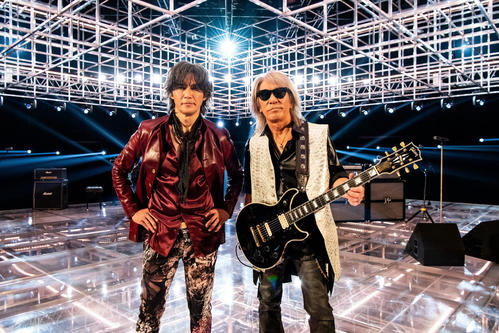 【紅白歌合戦】B'zサプライズで「LOVE PHANTOM」「ultra soul」究極メドレー披露