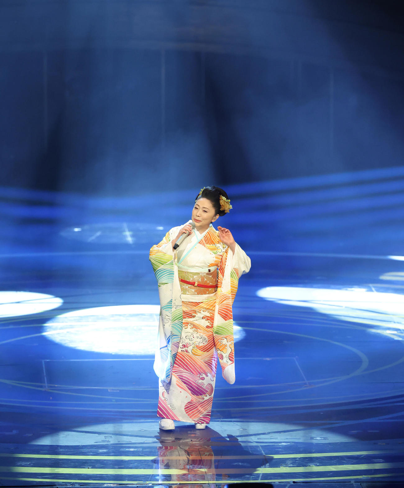 熱唱する石川さゆり（撮影・河田真司）