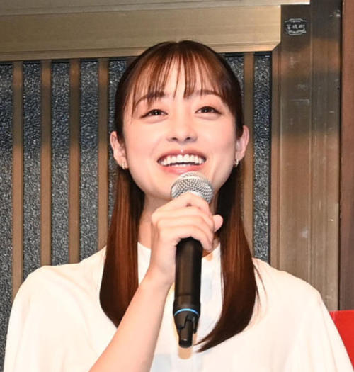 橋本環奈「紅白歌合戦」B'zサプライズ登場に「あの時何が何だか分かってませんでした」