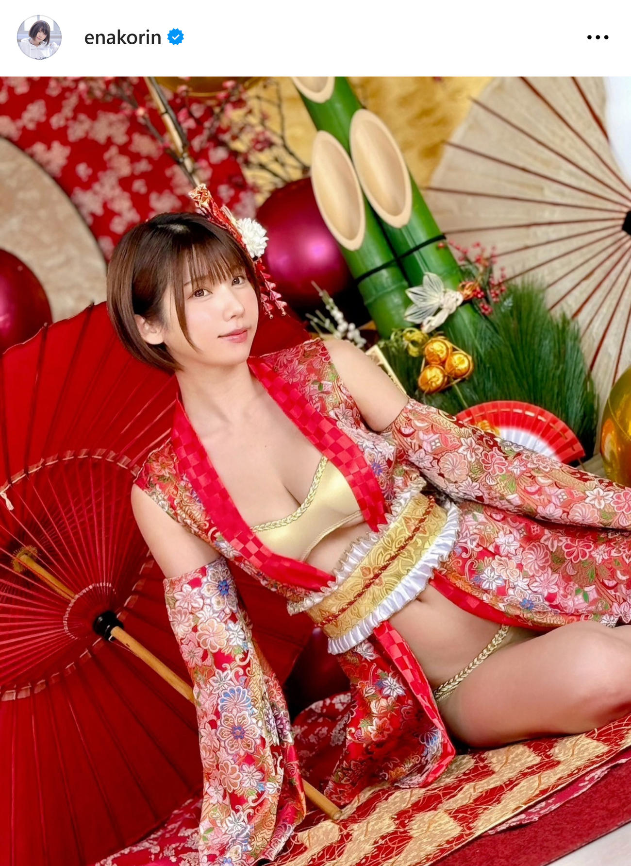 えなこのインスタグラムから