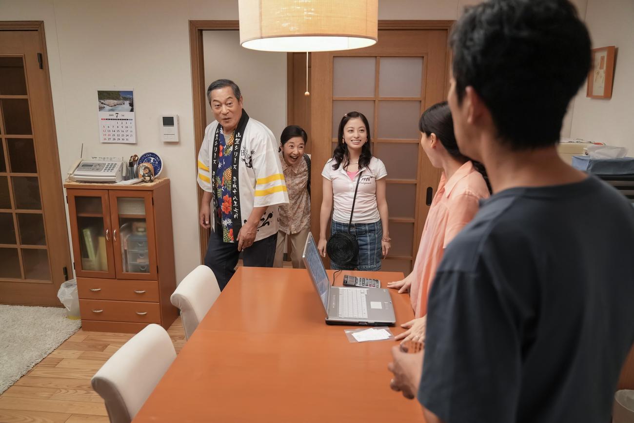 NHK連続テレビ小説「おむすび」の1場面（C）NHK