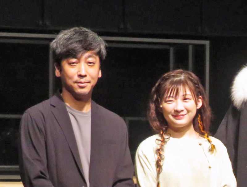 蓬莱竜太氏（左）と伊藤沙莉（2021年撮影）