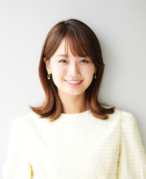 「フジ朝の顔」29歳女子アナ「かわいい」2001年の年賀状写真を公開 - 女子アナ : 日刊スポーツ