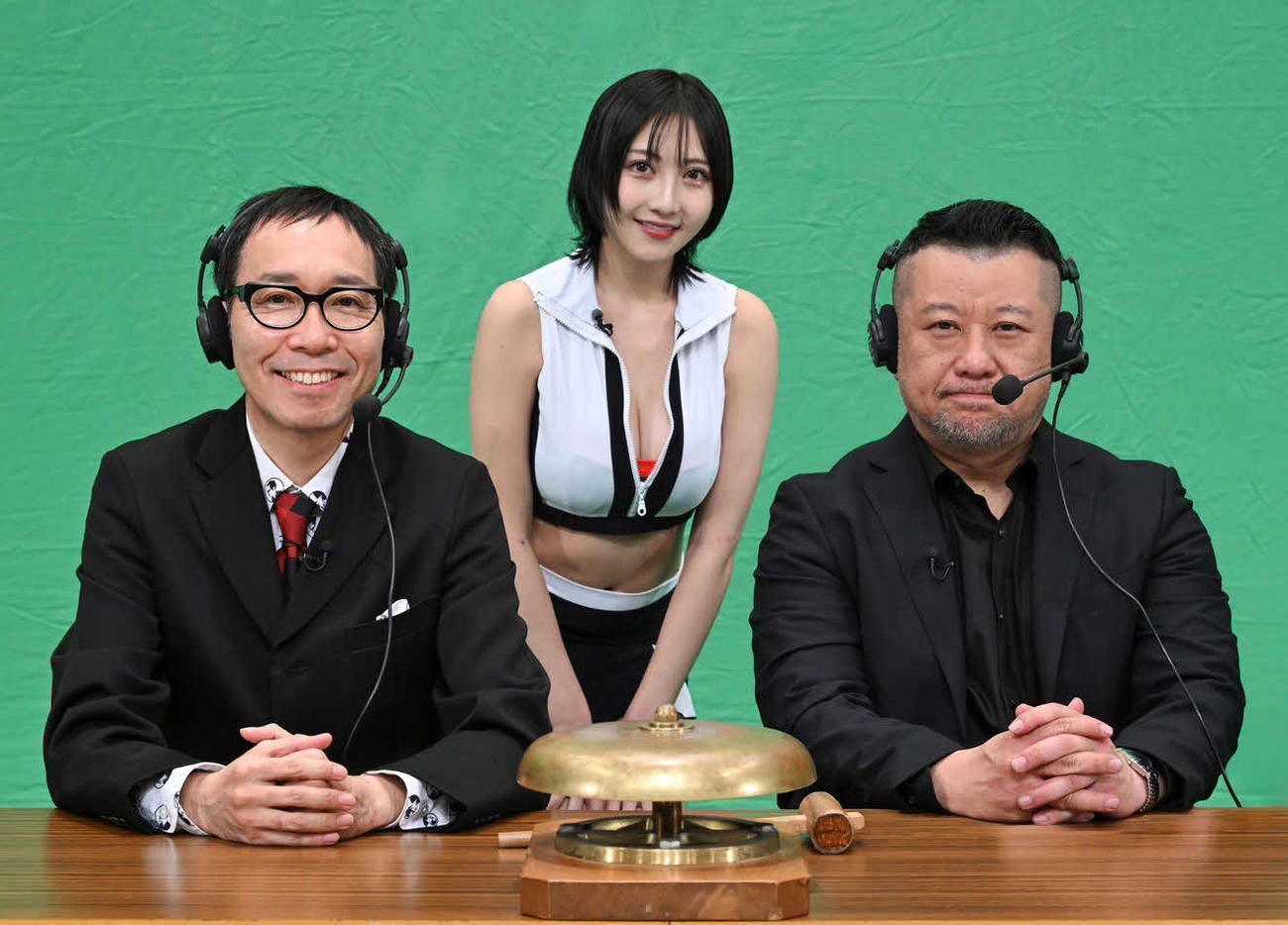 日本テレビ系バラエティー特番「実況見聞」に出演した、左から清野茂樹アナウンサー、辻りりさ、ケンドーコバヤシ