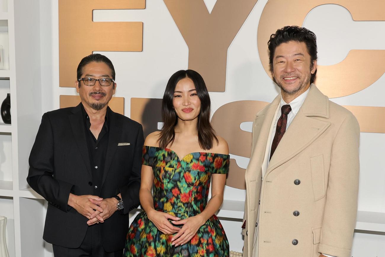 イベントに参加した（左から）真田広之、アンナ・サワイ、浅野忠信＝2024年6月、米ロサンゼルス（ゲッティ＝共同）