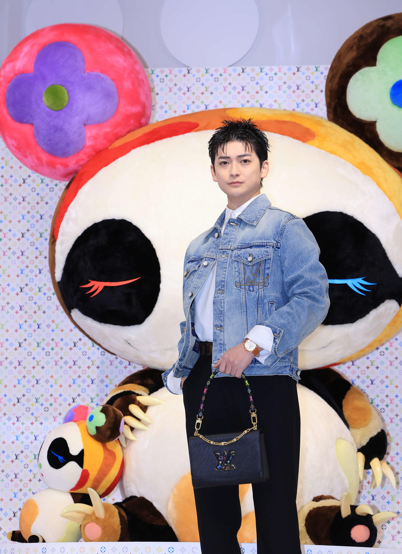 「LOUIS VUITTON×MURAKAMI」のフォトコールに登場した高橋文哉（撮影・浅見桂子）