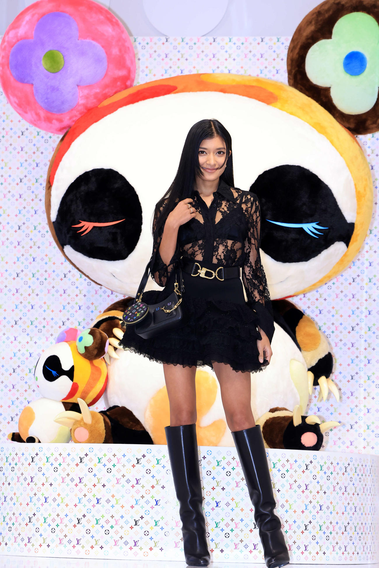 「LOUIS VUITTON×MURAKAMI」のフォトコールに登場したローラ（撮影・浅見桂子）
