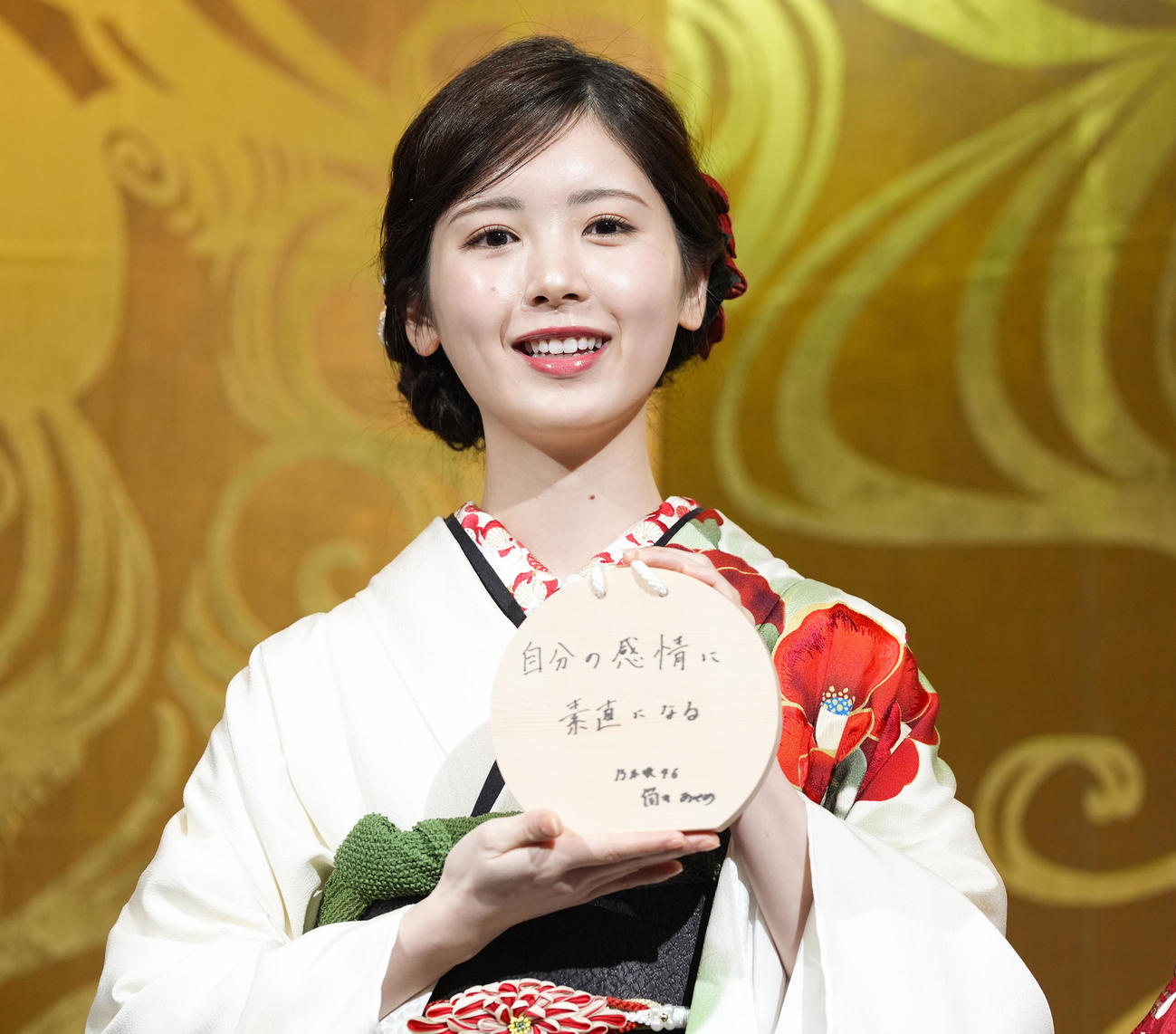 絵馬に「自分の感情に素直になる」としたためた乃木坂46の筒井あやめ（撮影・鈴木みどり）