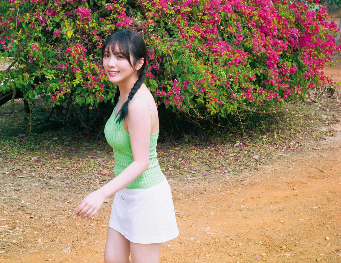 乃木坂46与田祐希サード写真集「ヨーダ」の先行カット　撮影・細居幸次郎