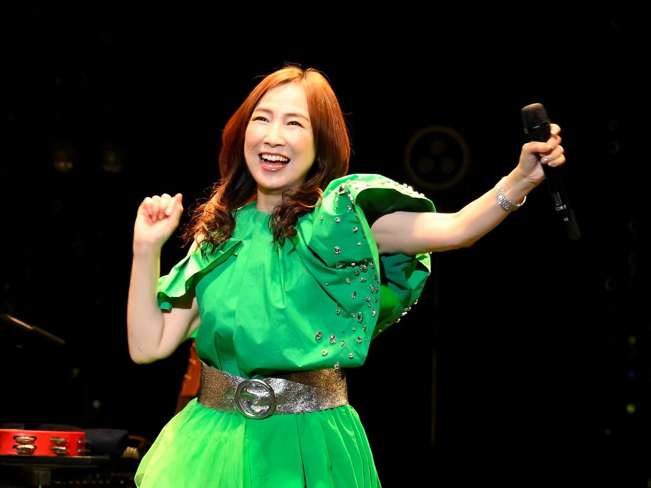 「ANISON＆POPS NIGHT」で熱唱する森口博子