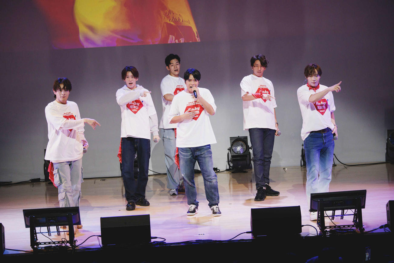 ファンクラブイベント「Ruby感謝祭2024」を行ったSHOW－WA。左から向山毅、寺田真二郎、井筒雄太、青山隼、山本佳志、塩田将己