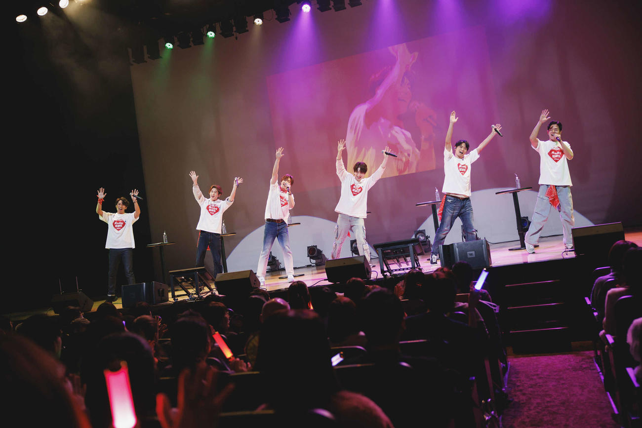ファンクラブイベント「Ruby感謝祭2024」を行ったSHOW－WA。左から山本佳志、寺田真二郎、塩田将己、向山毅、青山隼、井筒雄太