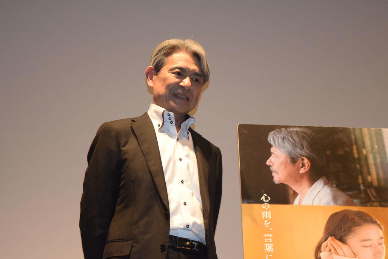 主演映画「三晴に傘を」の舞台あいさつに登場した升毅（撮影・阪口孝志）