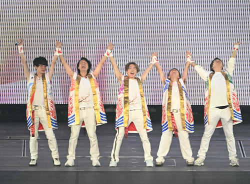SUPER EIGHT20周年ドームツアー最終公演「関ジャニ∞」から現名称への