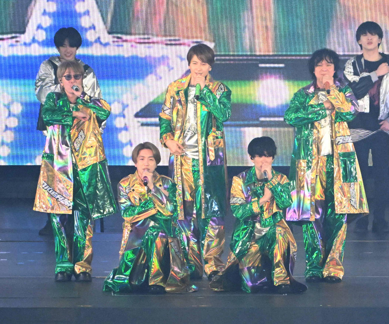 ライブを披露するSUPER EIGHT（左から）安田章大、村上信五、大倉忠義、横山裕、丸山隆平（撮影・石井愛子）