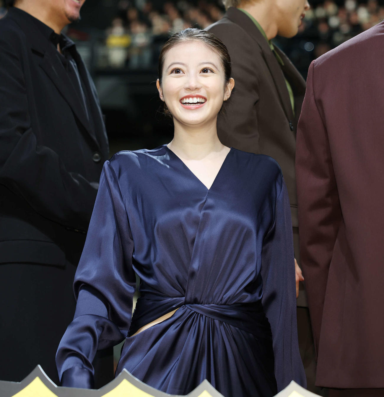 劇場版「トリリオンゲーム」完成披露舞台あいさつで笑顔を見せる今田美桜（撮影・宮地輝）