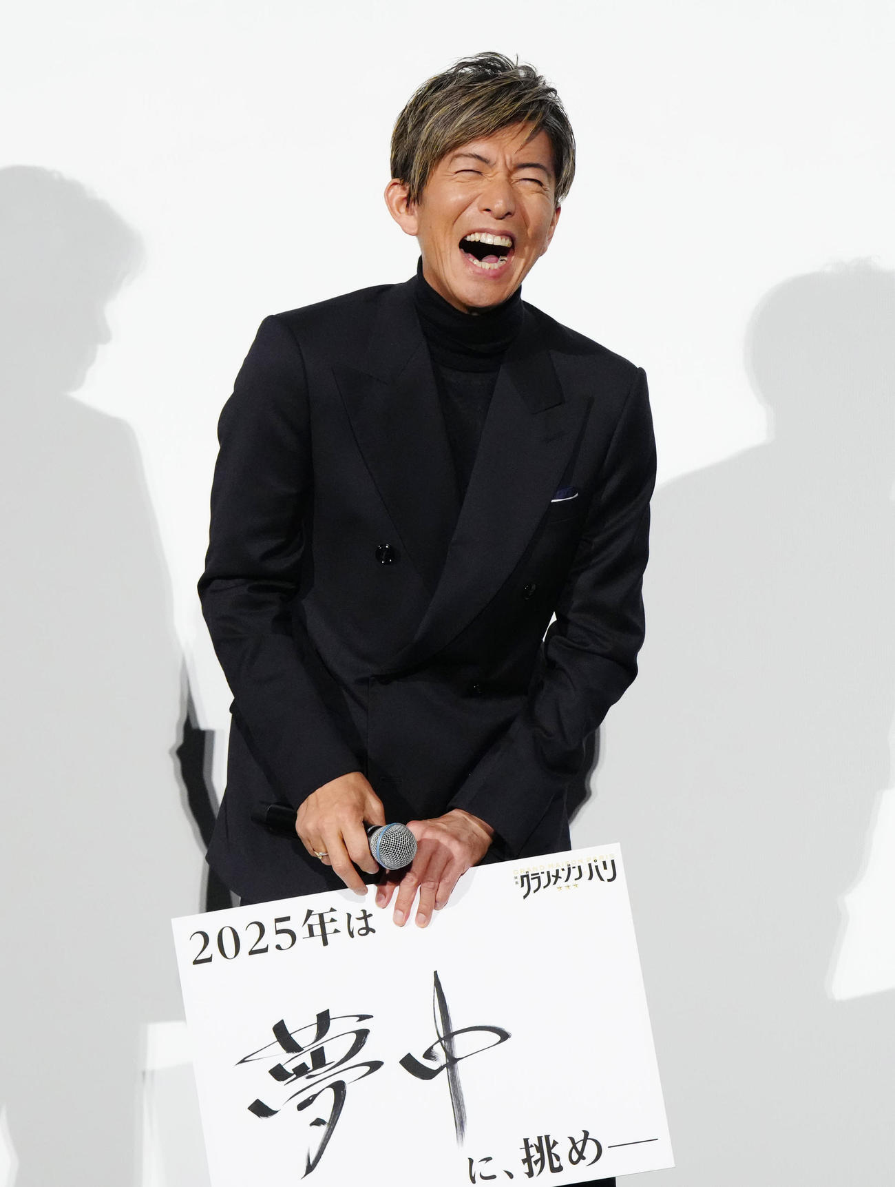 映画「グランメゾン・パリ」大ヒット御礼舞台あいさつで笑顔を見せる木村拓哉（撮影・江口和貴）
