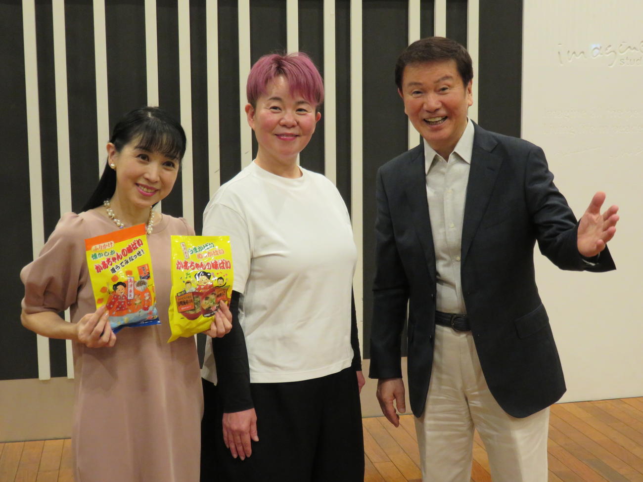 収録に参加した、左から西村知美、アヤ・シマズ、森田健作
