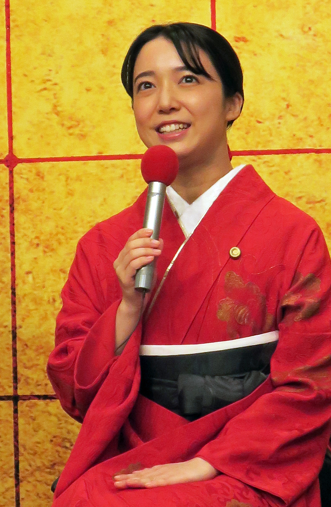 主演するテレビ東京系ドラマ9「法廷のドラゴン」記者会見に登場した上白石萌音