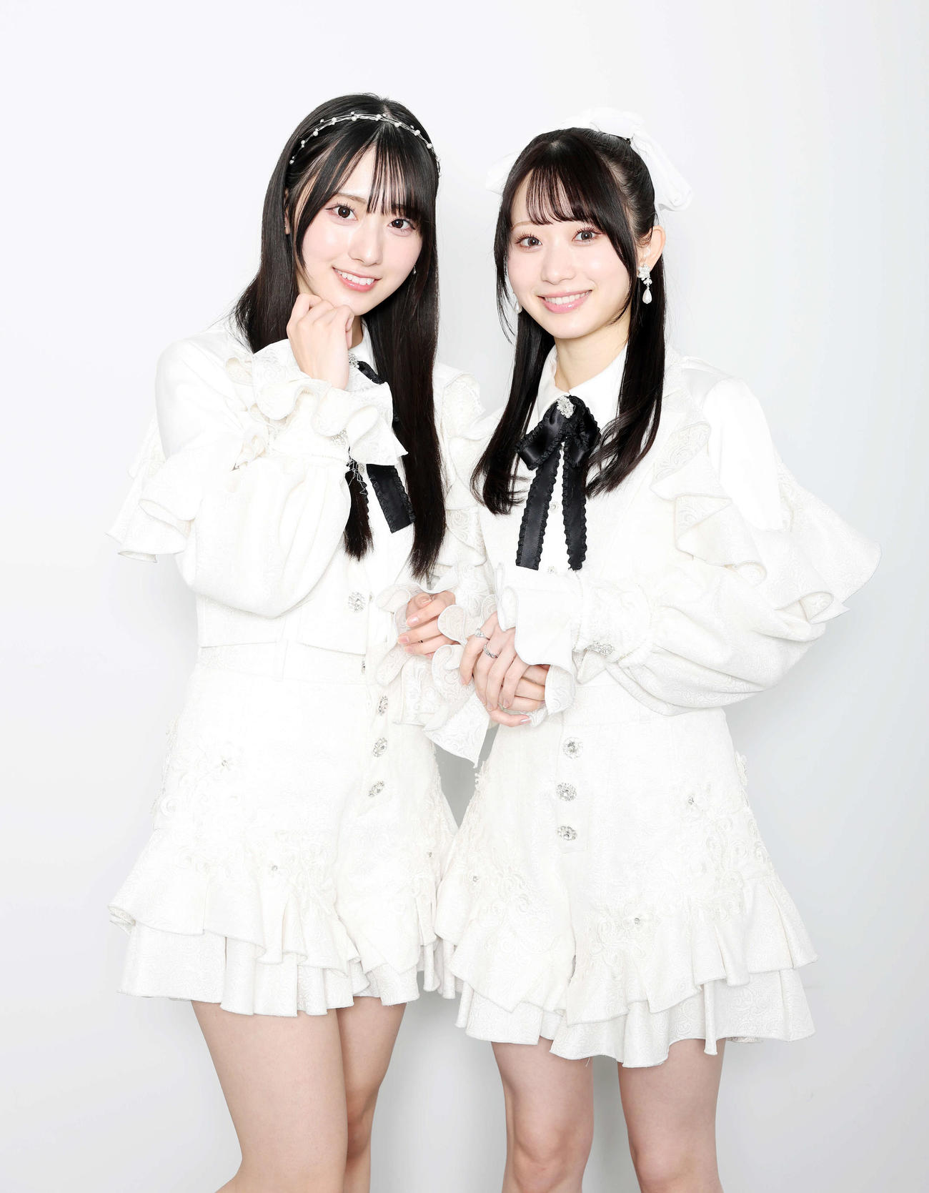 デビュー曲「ILU」を発表するRain Treeの綾瀬ことり（左）と橋本真希（撮影・鈴木正人）