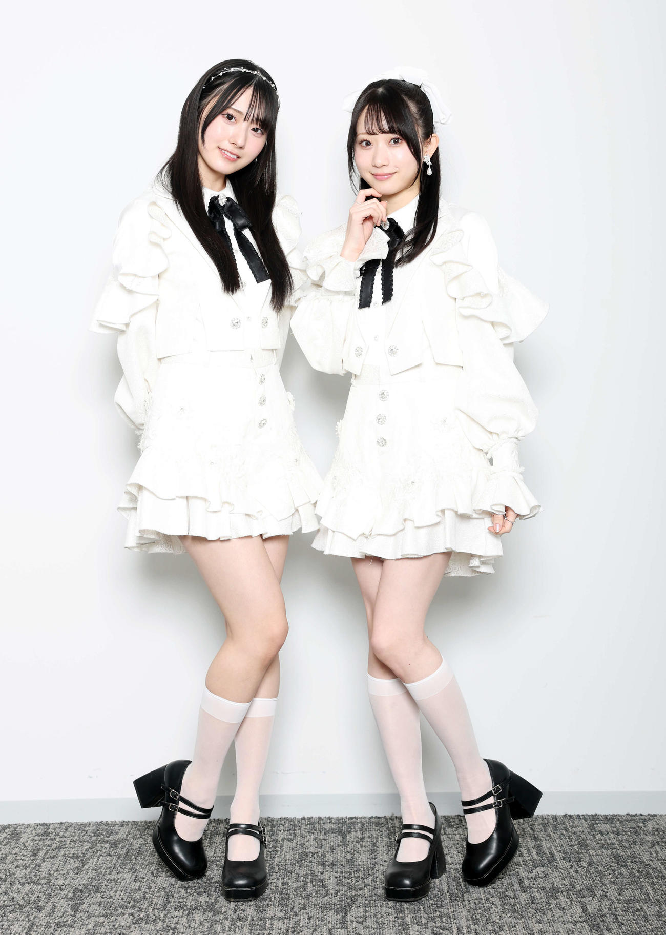 デビュー曲「ILU」を発表するRain Treeの綾瀬ことり（左）と橋本真希（撮影・鈴木正人）