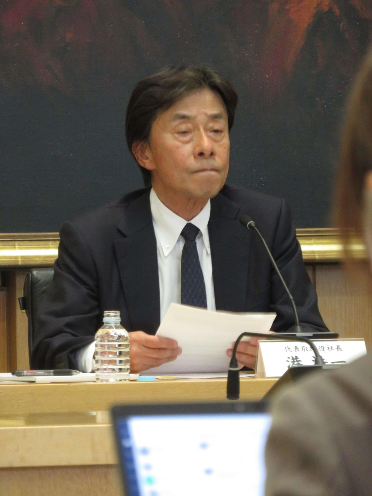 定例会見に出席したフジテレビ港浩一社長