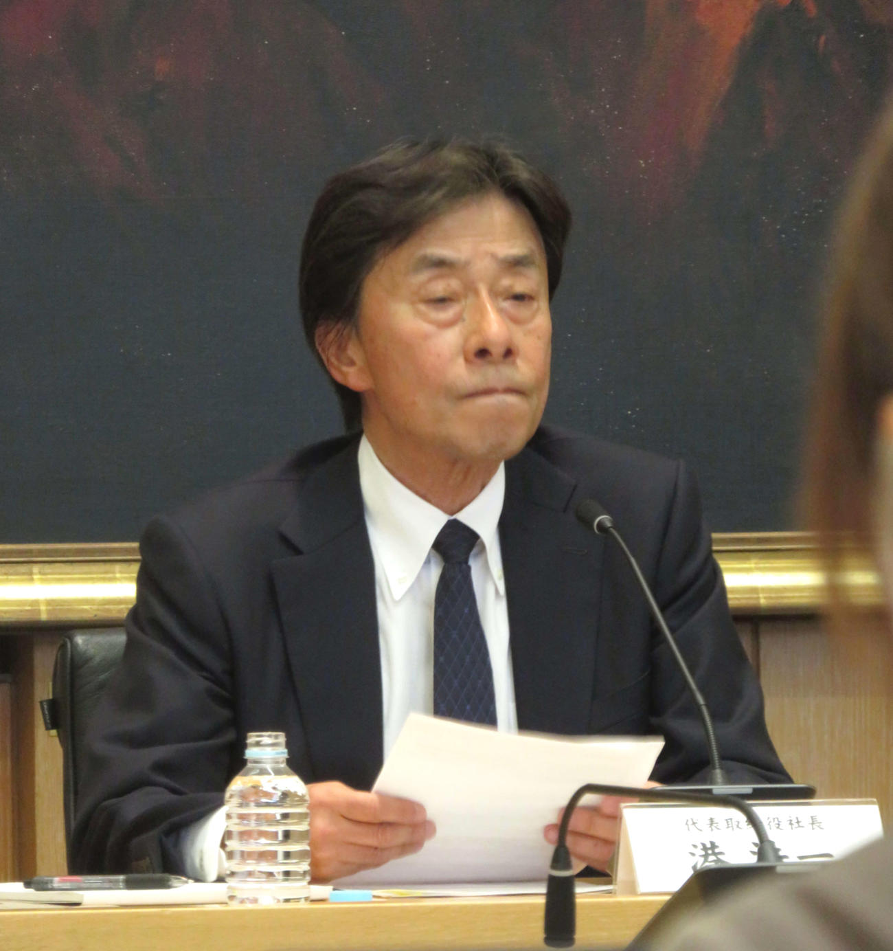 定例会見に出席したフジテレビ港浩一社長
