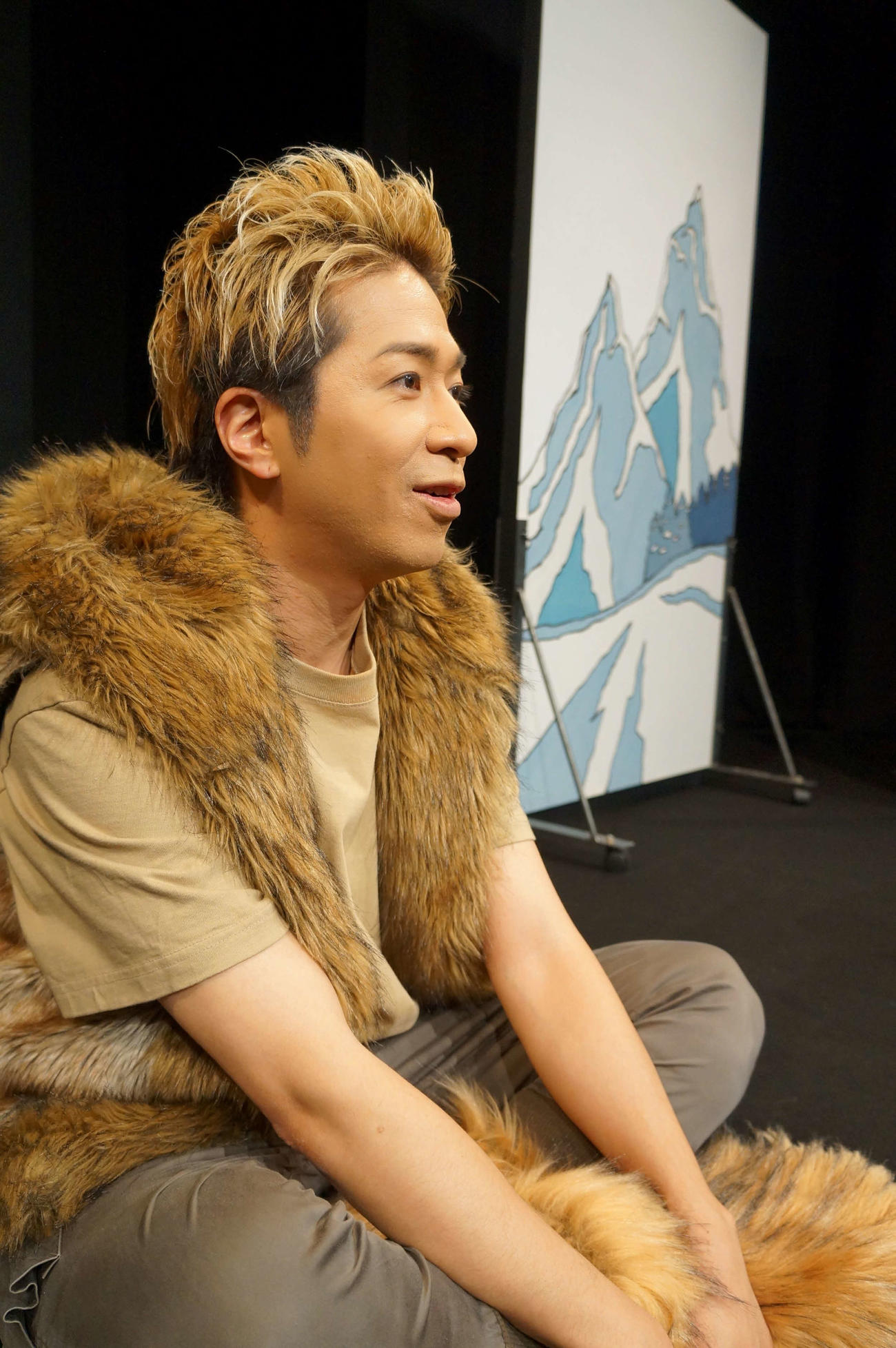 「ひとり芝居～赤ずきんちゃんのオオカミ～」を上演する山崎裕太