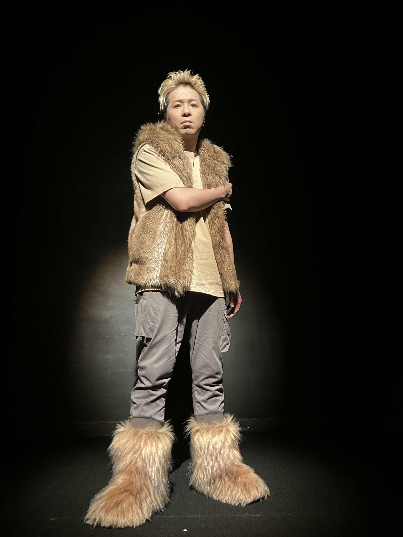 「ひとり芝居～赤ずきんちゃんのオオカミ～」を上演する山崎裕太