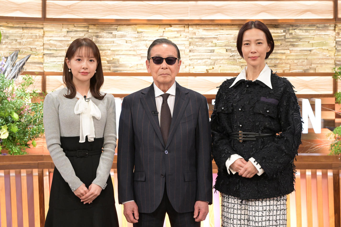 タモリステーション最新作に出演する、左から渡辺瑠海アナウンサー、タモリ、ゲストの木村佳乃
