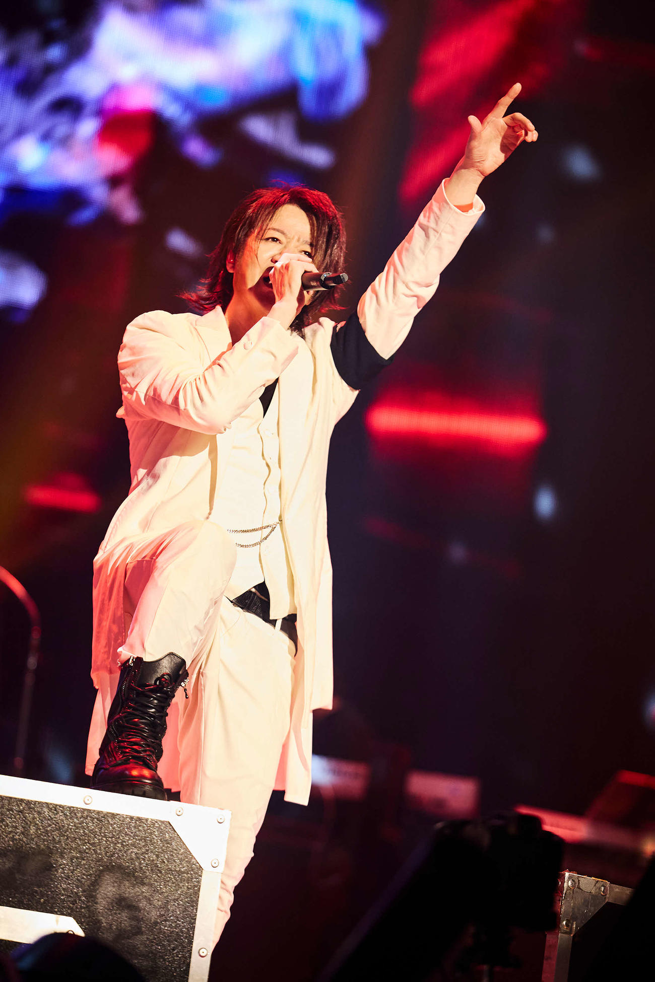 「GLAY 30th Anniversary ARENA TOUR 2024－2025”Back To The Pops”Presented by GLAY EXPO」ツアーファイナルでパフォーマンスするTERU