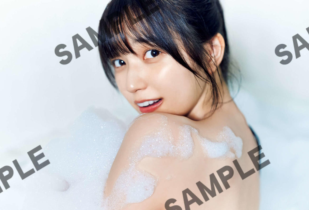 乃木坂46五百城茉央ファースト写真集「未来の作り方」特典カット（藤原宏氏撮影）