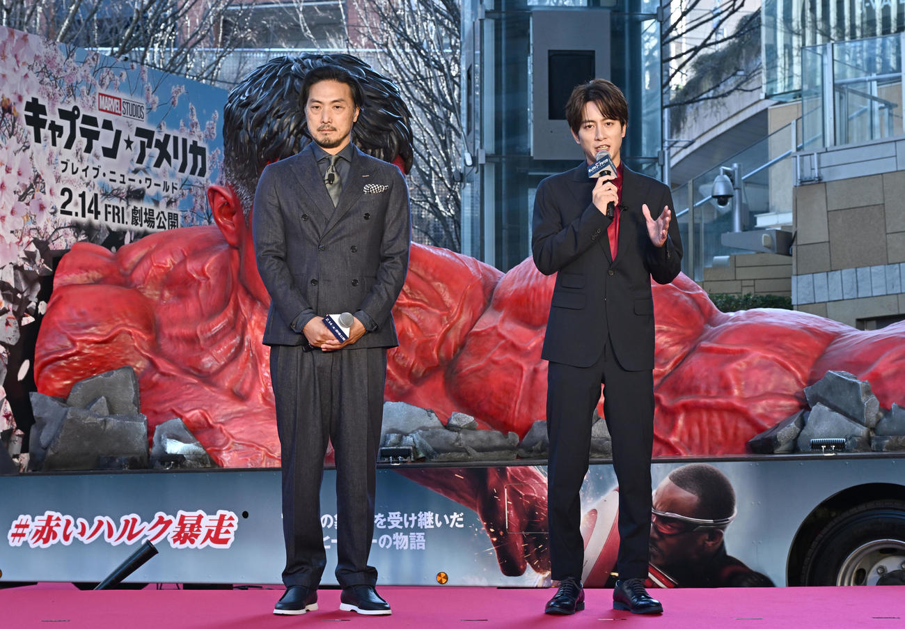 映画「キャプテン・アメリカ」のイベントに登場した平岳大（左）と溝端淳平（撮影・千葉一成）