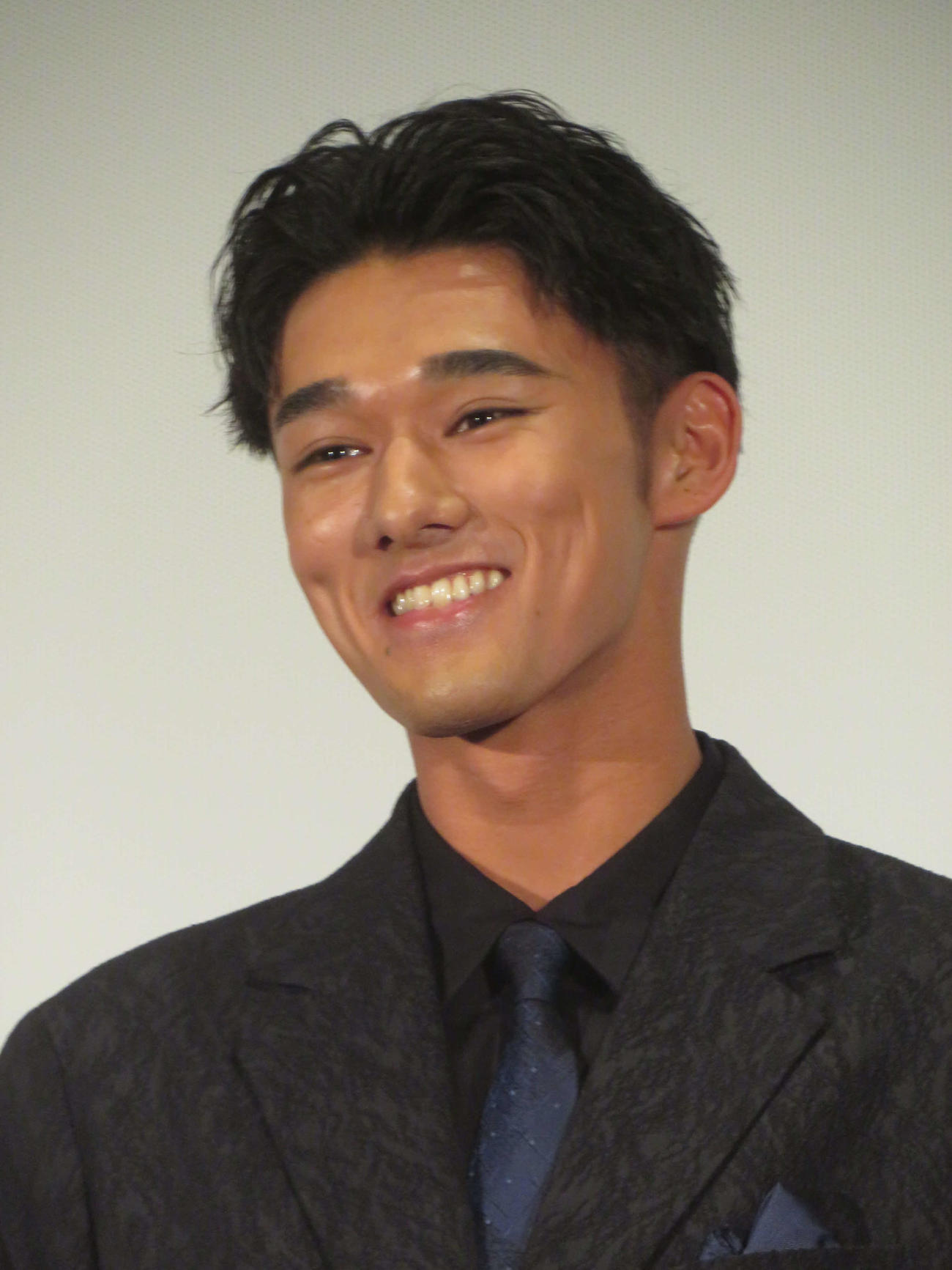 映画「BLUE FIGHT～蒼き若者たちのブレイキングダウン」完成披露舞台あいさつに出席した木下暖日