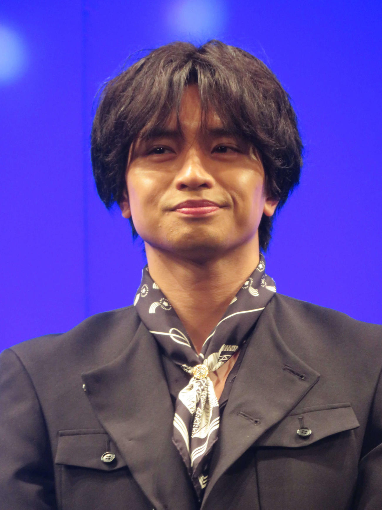 映画「知らないカノジョ」完成披露舞台あいさつに出席した中島健人