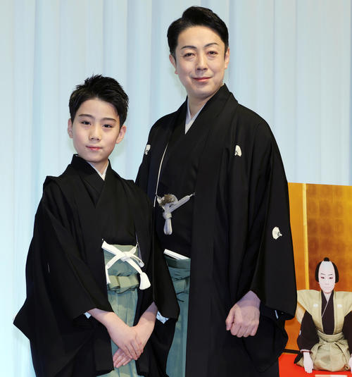 尾上菊之助、丑乃助父子が菊五郎、菊之助襲名までのカレンダー作成「手を取り合って稽古したい」