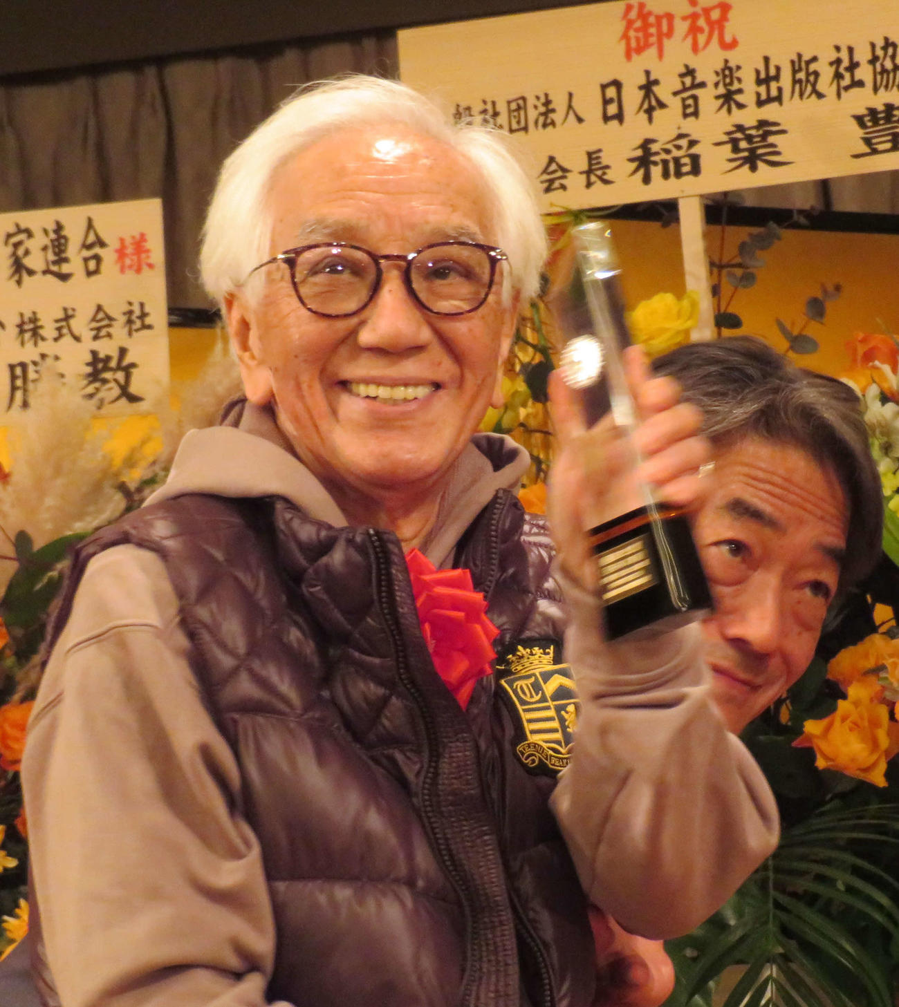 「令和6年度　藤田まさと賞」を受賞した「庄内しぐれ酒」を作詞した荒木とよひささん