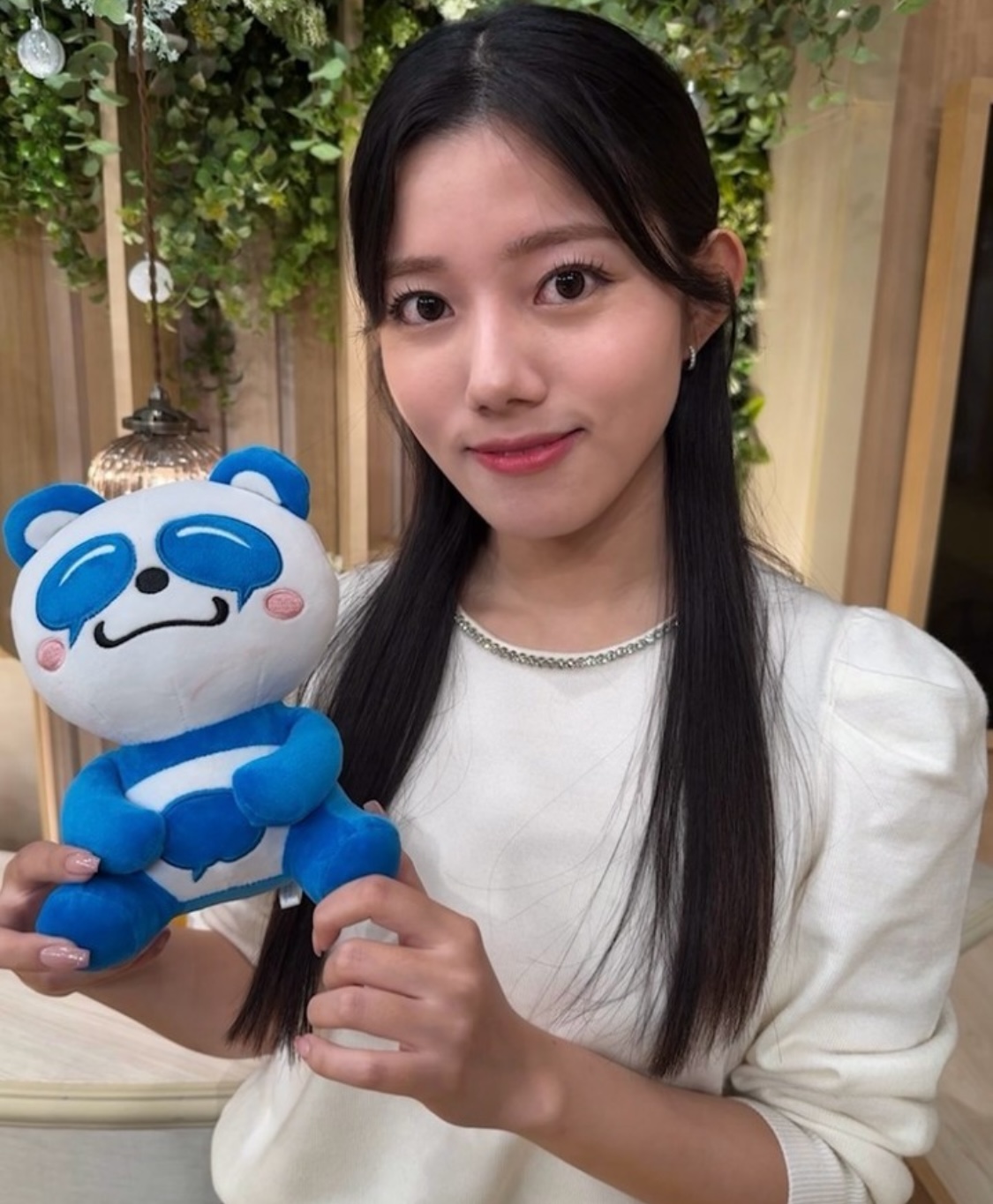 中村彩賀アナ（CBCテレビ アナウンサーの公式インスタグラムから）