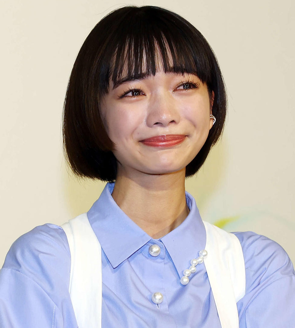 NHK2026年度前期連続テレビ小説「風、薫る」制作発表・主演会見で主演に選ばれうれし涙を見せる見上愛（撮影・宮地輝）